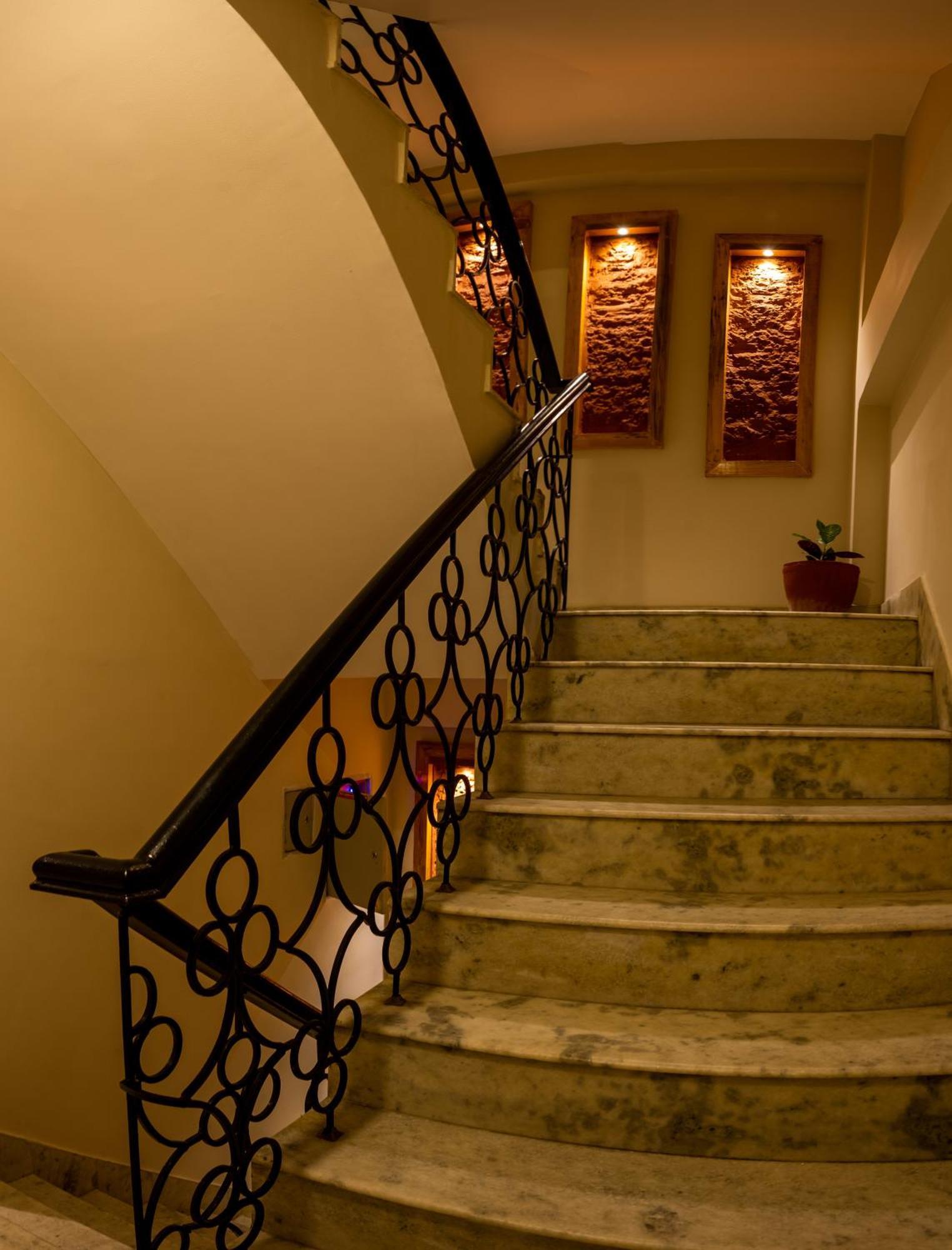 Divya Boutique Inn Катманду Экстерьер фото